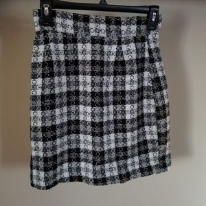 White & Black Plaid  Skirt